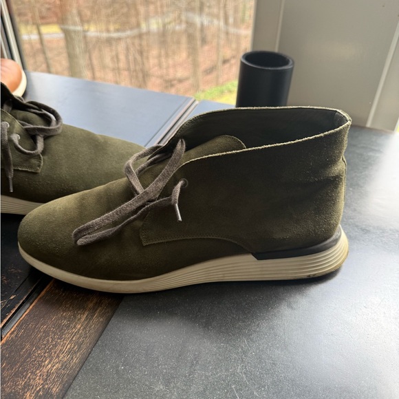 Olive Green Suede Chukka Boots with Rounded Toe and Minimalist Design - Picture 4 of 4